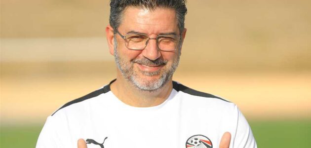 NewYallaLive | اخبار | فيتوريا يعقد مؤتمرا صحفيا قبل مواجهه غينيا