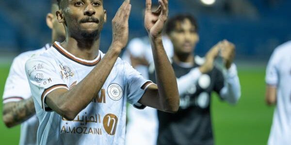 الهلال يفاوض الشباب لضم متعب الحربي 