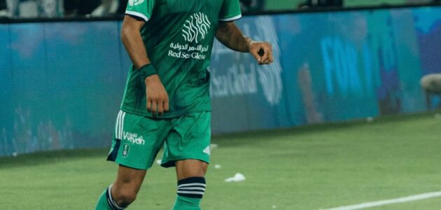 لدي المزيد لأقدمه مع الجزائر.. وانتقالي لدوري روشن لن يغير شيئا