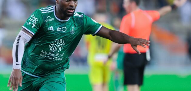 ماكسيمين لاعـب الاهلي يطمئن الجماهير بشأن إصابته